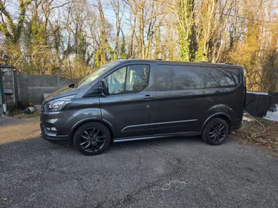 Ford Transit Custom 2.0 TDCi 170 Sport — Utilitaire polyvalent, 29'000 km seulement — Seitenansicht