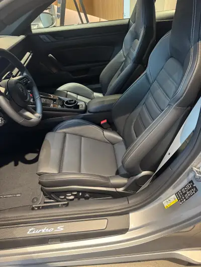 Porsche 911 3.6 Turbo S PDK — 711 ch, hybride léger et quasi neuf — Innenraum