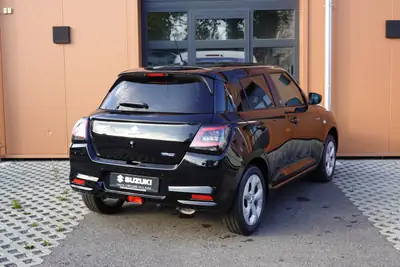 Suzuki Swift 1.2 Piz Sulai Hybrid 4x4 — Citadine polyvalente, 3 ans de garantie — Miniature 8