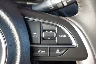 Suzuki Swift 1.2 Piz Sulai Hybrid 4x4 — Citadine polyvalente, 3 ans de garantie — Miniature 13