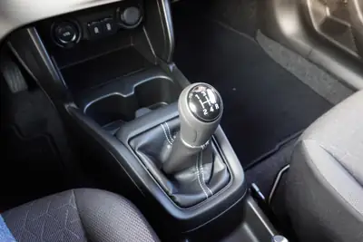 Suzuki Swift 1.2 Piz Sulai Hybrid 4x4 — Citadine polyvalente, 3 ans de garantie — Miniature 21