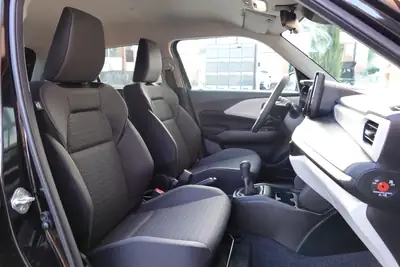 Suzuki Swift 1.2 Piz Sulai Hybrid 4x4 — Citadine polyvalente, 3 ans de garantie — Miniature 23