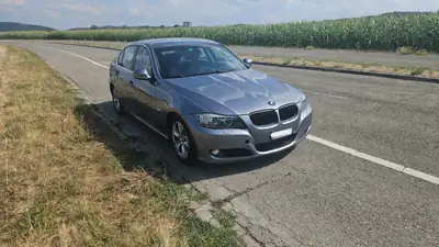 BMW 325i — Berline sportive 2009, 218 ch et transmission manuelle — vista esterna