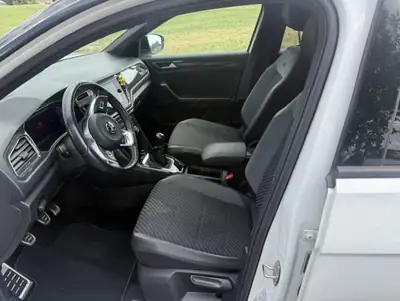 VW T-ROC 1.5 TSI Sport — SUV compact dynamique, 57 500 km, sans sinistre — tableau de bord