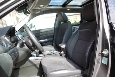 Suzuki Vitara 1.4 Boosterjet Piz Sulai — SUV compact 4x4 hybride avec 3 ans de garantie — Miniature 26
