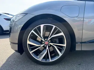 Jaguar I-PACE EV400 SE AWD — SUV électrique premium, 64'000 km, garantie 12 mois incluse — Miniature 16