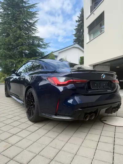 BMW M4 Competition xDrive 2024 — Coupé haute performance, 510 ch et freins céramique — interior