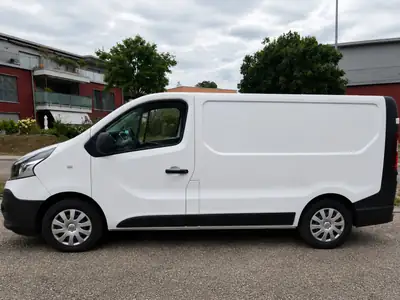 Renault Trafic 1.6 dCi 120 TwinTurbo — Utilitaire fiable, 150 600 km, sans sinistre — vista esterna