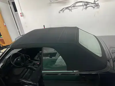 BMW 320i Cabriolet — Roadster intemporel des années 90, moteur essence performant — intérieur