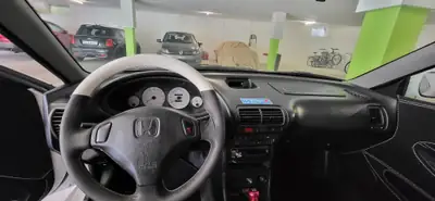 Honda Integra 1.8 16V — Coupé sportif des années 90, 190 ch dynamiques — détail