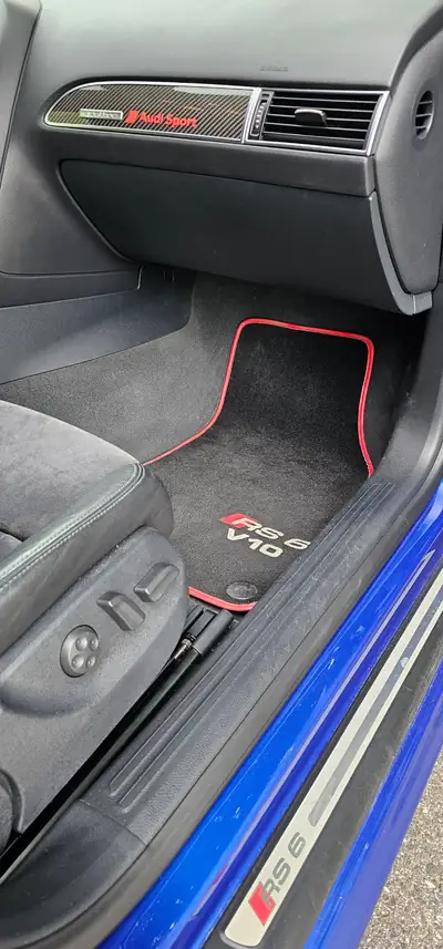 AUDI RS6 Avant V10 5.0L — Break haute performance, 580 ch et entretien récent AMAG — Miniature 14