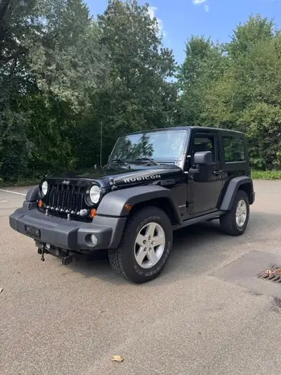 Jeep Wrangler 2.8 CRD Rubicon — Le SUV 4x4 légendaire, diesel robuste et économe — vue extérieure