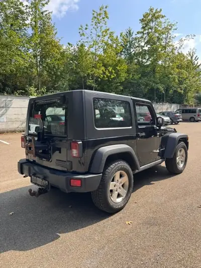 Jeep Wrangler 2.8 CRD Rubicon — Le SUV 4x4 légendaire, diesel robuste et économe — tableau de bord