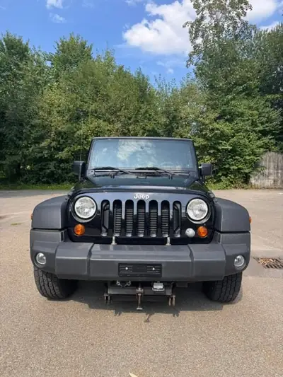 Jeep Wrangler 2.8 CRD Rubicon — Le SUV 4x4 légendaire, diesel robuste et économe — Miniature 8