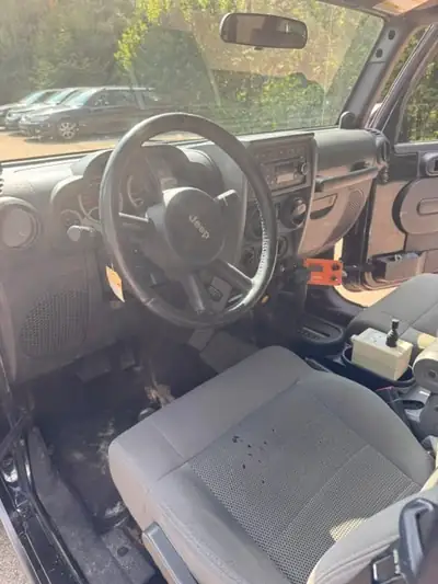 Jeep Wrangler 2.8 CRD Rubicon — Le SUV 4x4 légendaire, diesel robuste et économe — Miniature 9