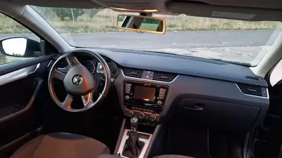 Skoda Octavia 2.0 TDI 150 — Berline Familiale Robuste, 114'000 km, Sans Sinistre — intérieur