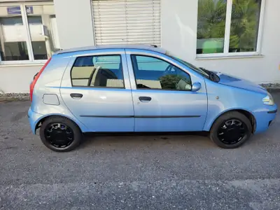 Fiat Punto 1.2 16V 80 Active — Citadine fiable, révision à jour et moteur impeccable — arrière