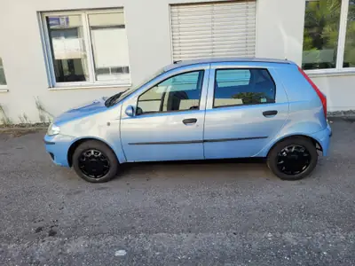 Fiat Punto 1.2 16V 80 Active — Citadine fiable, révision à jour et moteur impeccable — côté