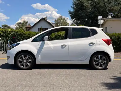 Hyundai iX20 1.6 Vertex Automatic — Monospace familial fiable, boîte auto et sièges chauffants — arrière