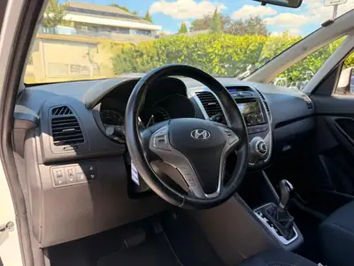 Hyundai iX20 1.6 Vertex Automatic — Monospace familial fiable, boîte auto et sièges chauffants — Miniature 9