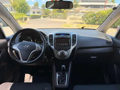 Hyundai iX20 1.6 Vertex Automatic — Monospace familial fiable, boîte auto et sièges chauffants — Miniature 10