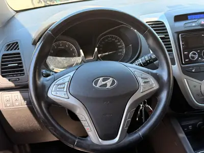 Hyundai iX20 1.6 Vertex Automatic — Monospace familial fiable, boîte auto et sièges chauffants — Miniature 12