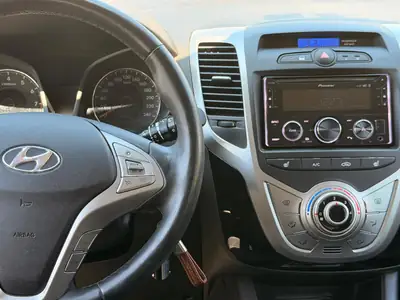 Hyundai iX20 1.6 Vertex Automatic — Monospace familial fiable, boîte auto et sièges chauffants — Miniature 14