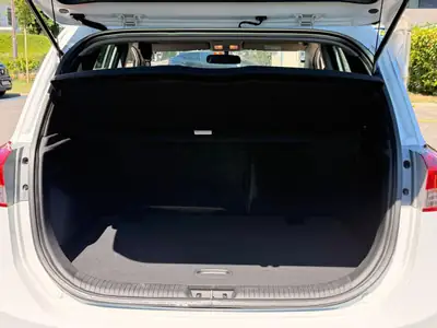Hyundai iX20 1.6 Vertex Automatic — Monospace familial fiable, boîte auto et sièges chauffants — Miniature 23