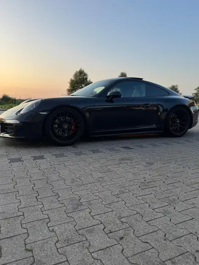 Porsche 911 3.8 Carrera GTS PDK — Coupé sportif affûté, 430 ch et suspension abaissée H&R — intérieur