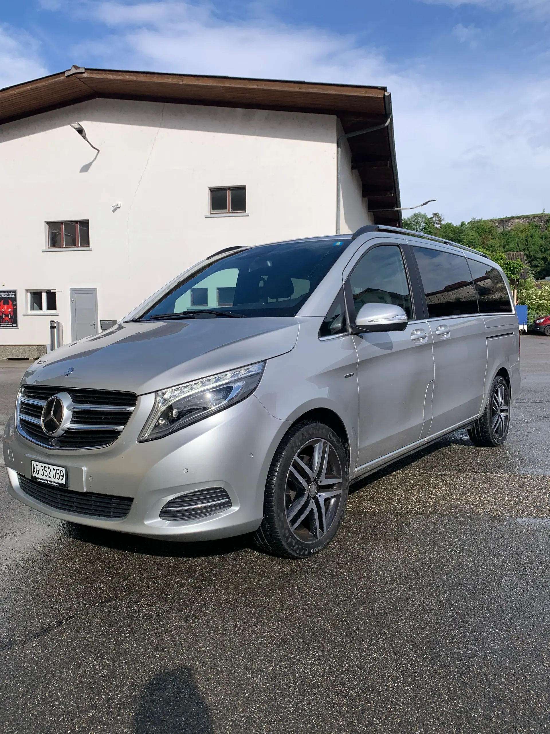 Mercedes-Benz V 250 d BlueTec — Monospace premium 6 places, diesel efficace