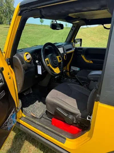 Jeep Wrangler Rubicon — SUV légendaire diesel 200 ch, traction intégrale incontournable — Miniatura 12