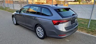 Skoda Octavia 2.0 TSI Ambition 4x4 — Break polyvalent, traction intégrale, garantie 12 mois — interior
