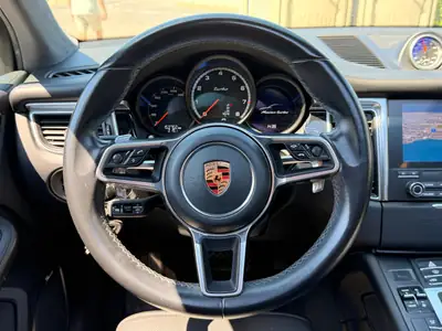 Porsche Macan Turbo Performance PDK — 440 ch, Traction intégrale, Cuir premium — Miniature 18