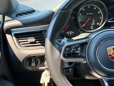 Porsche Macan Turbo Performance PDK — 440 ch, Traction intégrale, Cuir premium — Miniature 19