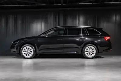 Skoda Octavia Combi 1.5 TSI mHEV — Hybride mild, autonomie étendue, quasi-neuf — Miniature 9