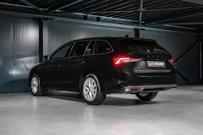 Skoda Octavia Combi 1.5 TSI mHEV — Hybride mild, autonomie étendue, quasi-neuf — Miniature 8