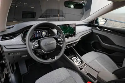 Skoda Octavia Combi 1.5 TSI mHEV — Hybride mild, autonomie étendue, quasi-neuf — Miniature 13