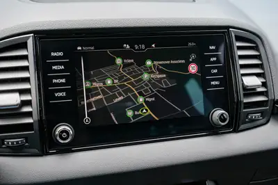 Skoda Karoq 2.0 TSI SportLine 4x4 — SUV polyvalent, garantie 5 ans, très faible kilométrage — Miniature 18