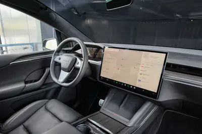 Tesla Model X 100kWh Palladium — SUV électrique 7 places, 686 ch et autonomie record — Miniature 14