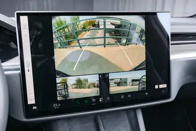 Tesla Model X 100kWh Palladium — SUV électrique 7 places, 686 ch et autonomie record — Miniature 18