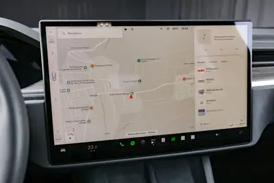 Tesla Model X 100kWh Palladium — SUV électrique 7 places, 686 ch et autonomie record — Miniature 17