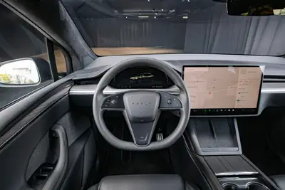 Tesla Model X 100kWh Palladium — SUV électrique 7 places, 686 ch et autonomie record — Miniature 16