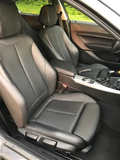 BMW 125i — Coupé sportif 3-portes, 218 ch et double équipement de roues — Miniatura 7