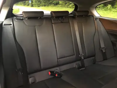 BMW 125i — Coupé sportif 3-portes, 218 ch et double équipement de roues — Miniatura 8