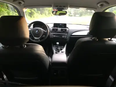 BMW 125i — Coupé sportif 3-portes, 218 ch et double équipement de roues — Miniatura 9