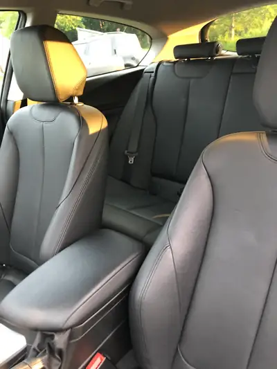 BMW 125i — Coupé sportif 3-portes, 218 ch et double équipement de roues — Miniatura 12