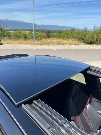 Audi RS3 Sportback — 400 ch, performance brute et élégance noire métallisée — Miniatura 14
