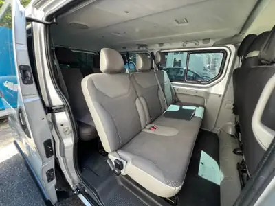 Opel Vivaro L2H1 — Monospace 9 places diesel, équipé pour la famille et le voyage — Detail
