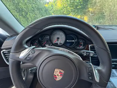 Porsche Panamera 4.8 V8 4S PDK — Gran turismo haute performance, 98'000 km — Detail