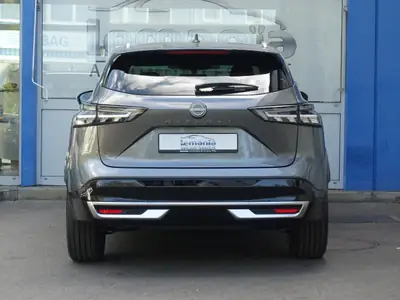 Nissan Qashqai 1.3 DIG-T MHEV Tekna+ — Hybride léger, 4x4 polyvalent, 10 km — Miniature 8